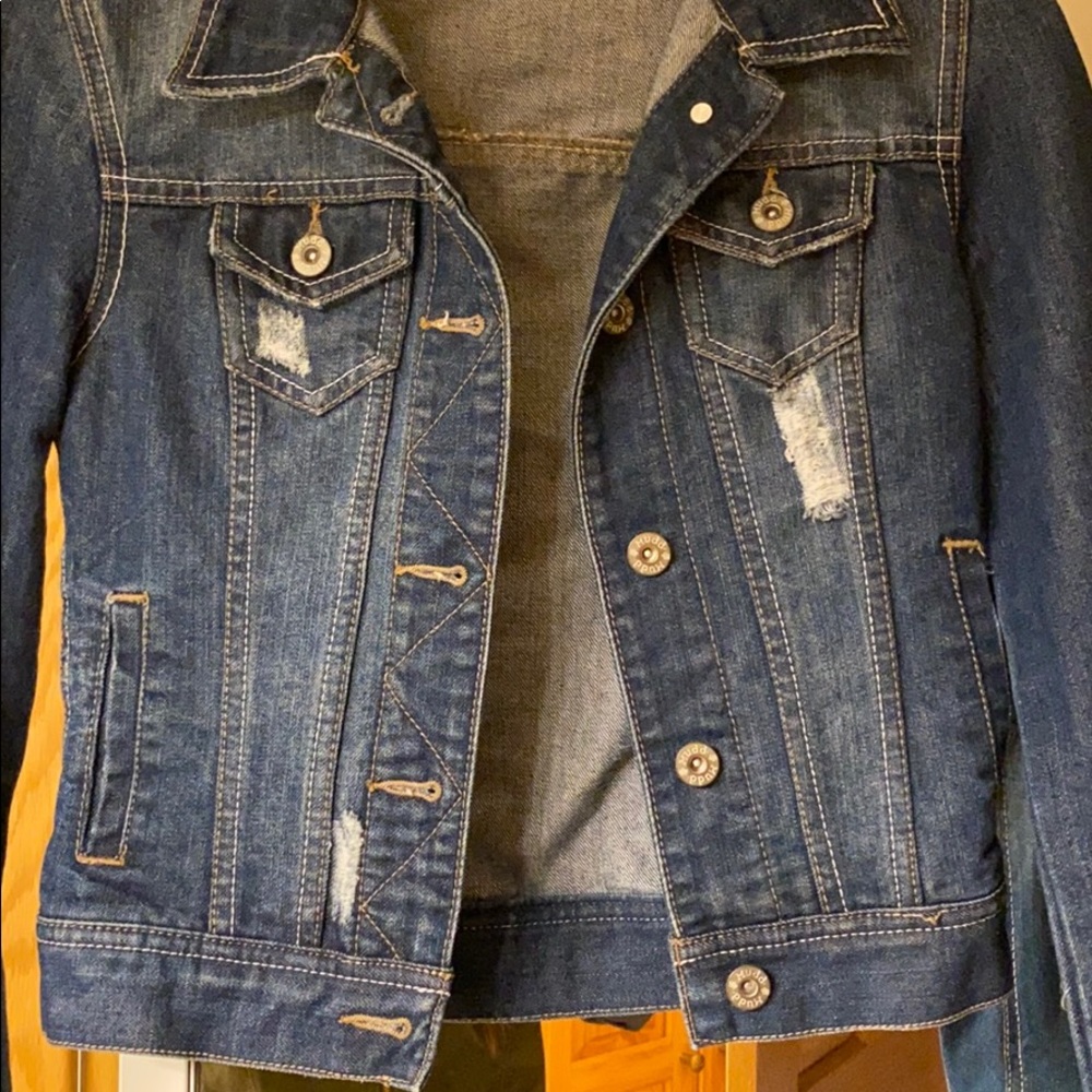 Jean jacket - Picture 2 of 4